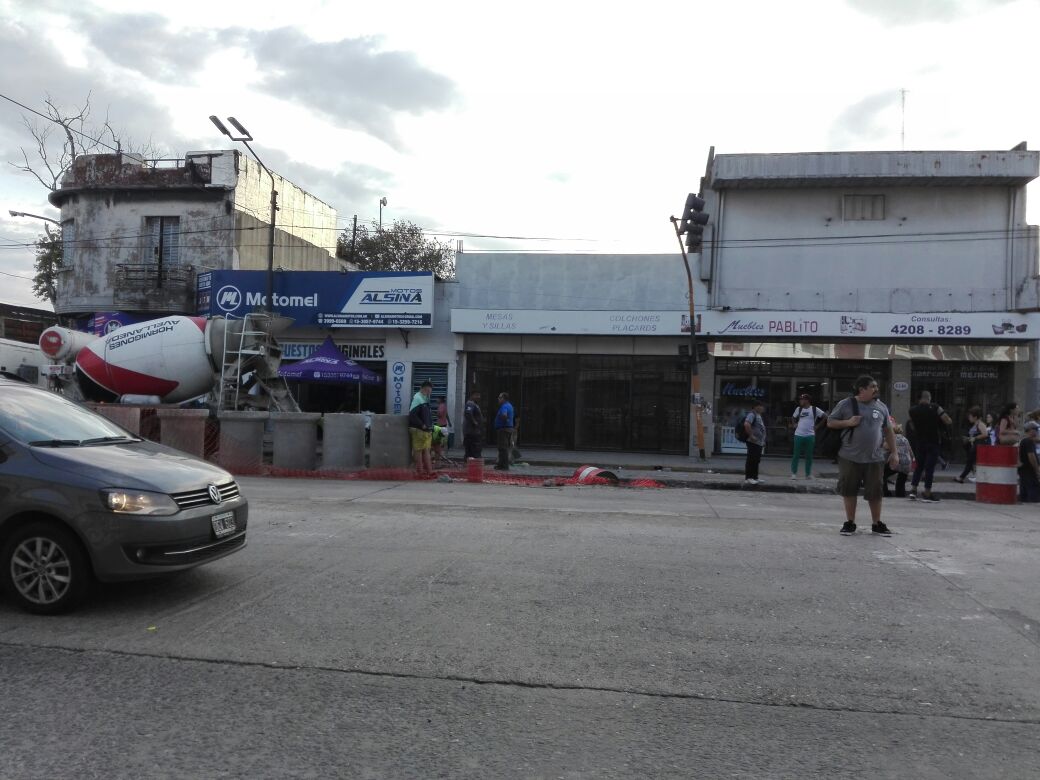 LOCAL VALENTIN ALSINA