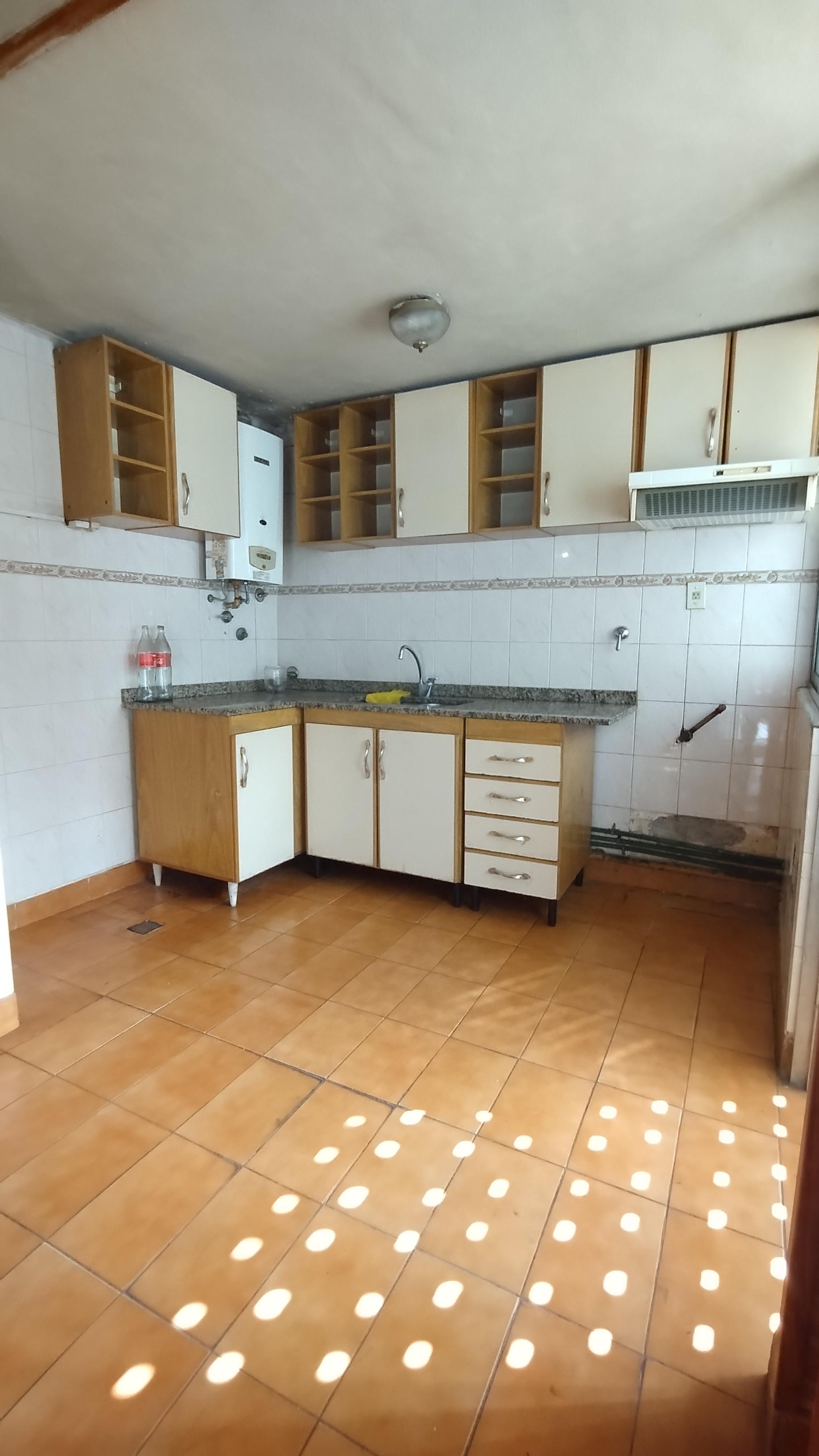 Juan Domingo Perón 2378, Valentín Alsina, Lanus, Argentina, 1 Dormitorio Habitaciones, ,1 BañoBathrooms,Departamento,En Alquiler,Juan Domingo Perón 2378,1111