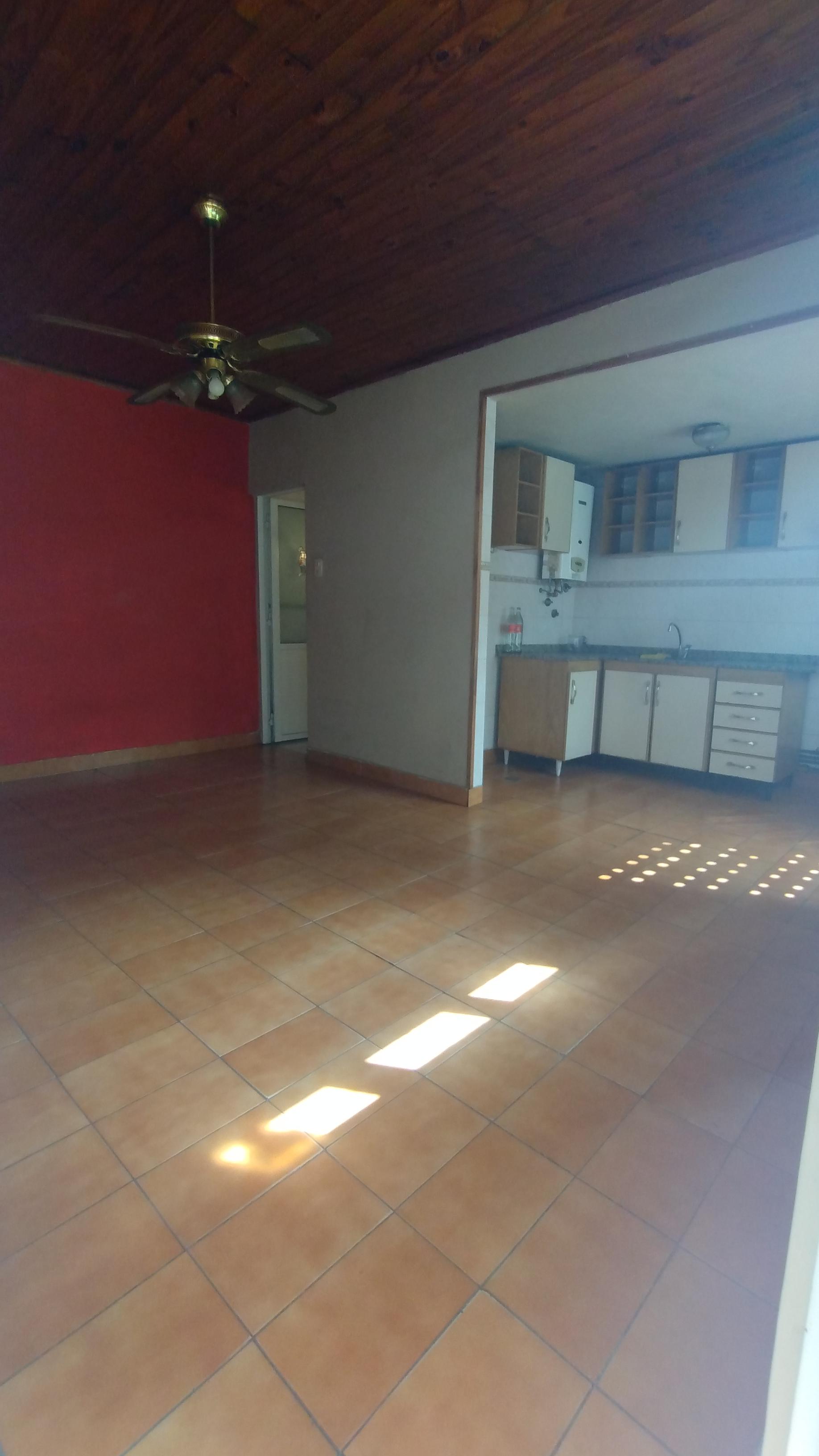 Juan Domingo Perón 2378, Valentín Alsina, Lanus, Argentina, 1 Dormitorio Habitaciones, ,1 BañoBathrooms,Departamento,En Alquiler,Juan Domingo Perón 2378,1111