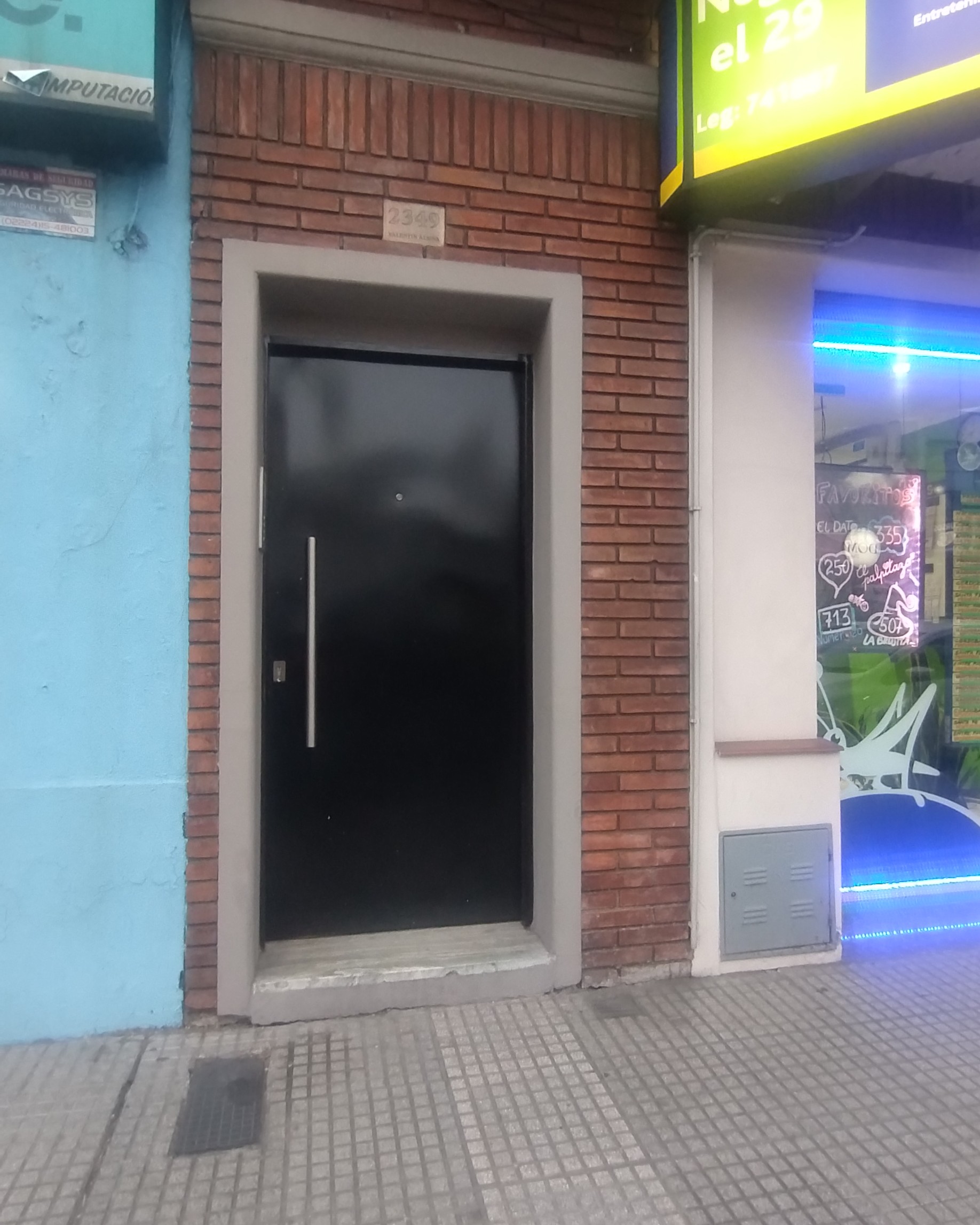 Juan Domingo Perón 2349, Valentín Alsina, Argentina, 2 Habitaciones Habitaciones, ,2 BathroomsBathrooms,Departamento,En Venta,Juan Domingo Perón 2349, Valentín Alsina ,1138