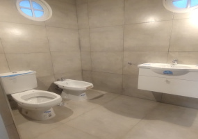 Juan Domingo Perón 2349, Valentín Alsina, Argentina, 2 Habitaciones Habitaciones, ,2 BathroomsBathrooms,Departamento,En Venta,Juan Domingo Perón 2349, Valentín Alsina ,1138