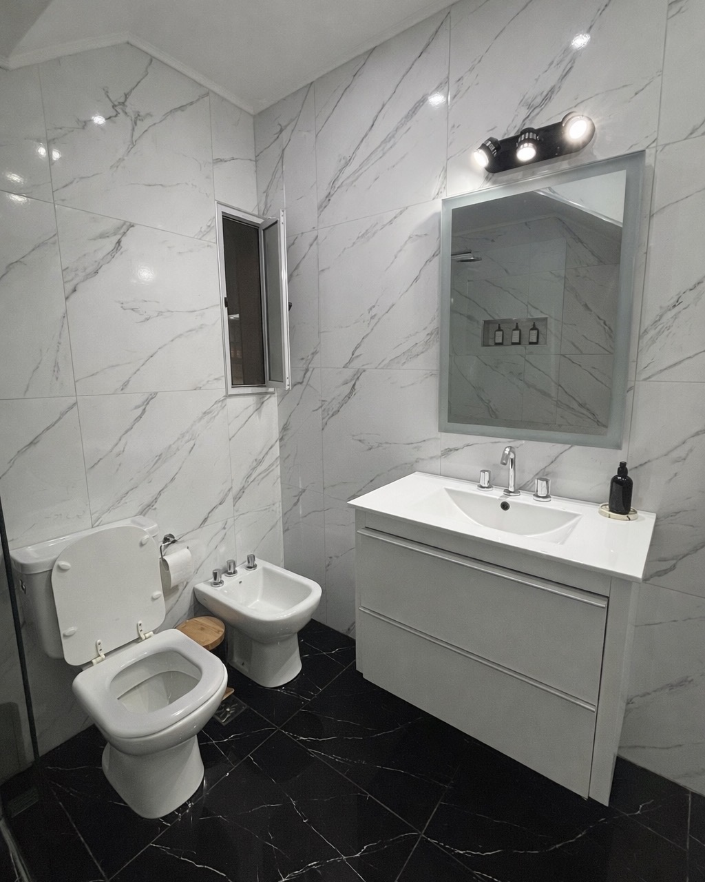 Carlos Fiorito 526, de Piñeiro, Partido de Avellan, Argentina, 3 Habitaciones Habitaciones, ,1 BañoBathrooms,Departamento,En Venta,Carlos Fiorito 526, de Piñeiro, Partido de Avellan,1156