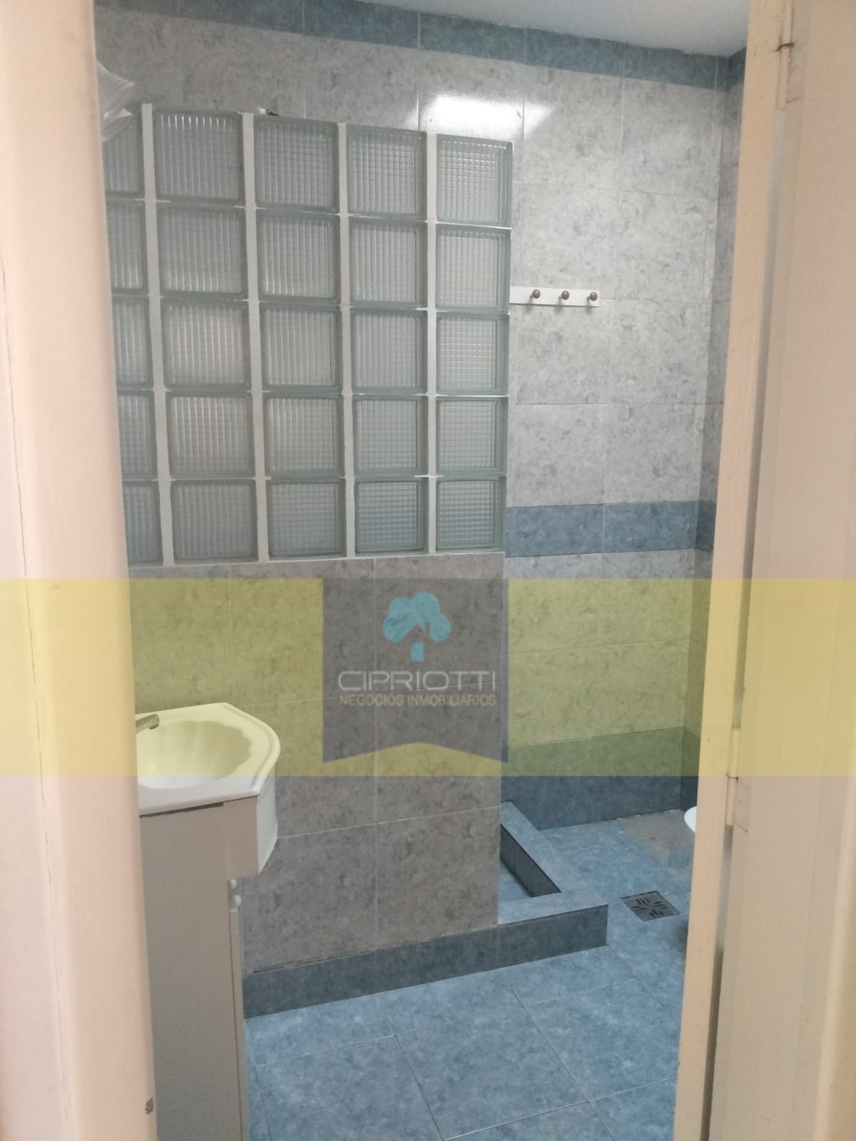 FLORIDA 819, DE VALENTIN ALSINA, PARTIDO DE LANUS, BUENOS AIRES, Argentina, ,Galpón Con Vivienda,En Alquiler,FLORIDA 819, DE VALENTIN ALSINA, PARTIDO DE LANUS,1064
