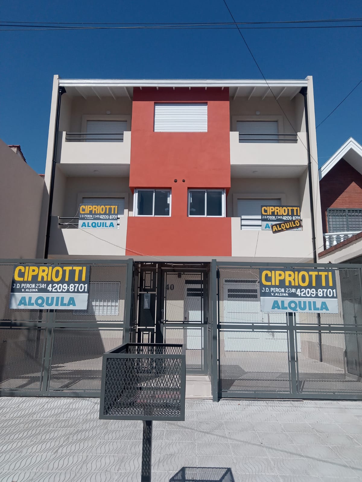 SANTIAGO DEL ESTERO 840, Lanus, Argentina, 1824, ,Duplex,En Alquiler,SANTIAGO DEL ESTERO 840,1072